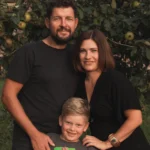 Familienportrait mit Eltern und Kind